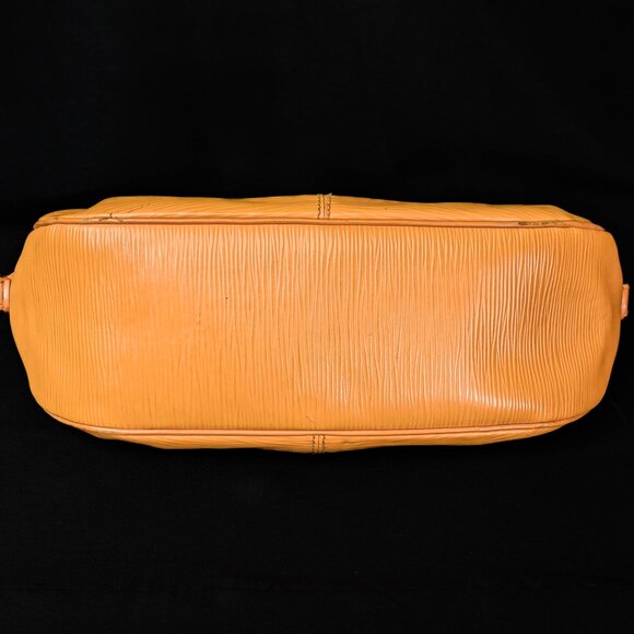 LOUIS VUITTON Epi Leather Dhanura PM Orange - RARE - Picture 6 of 16